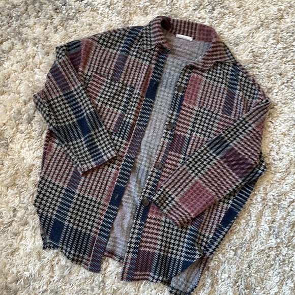 Vici Pima Relaxed Houndstooth Button Down Shirt - Picture 6 of 9